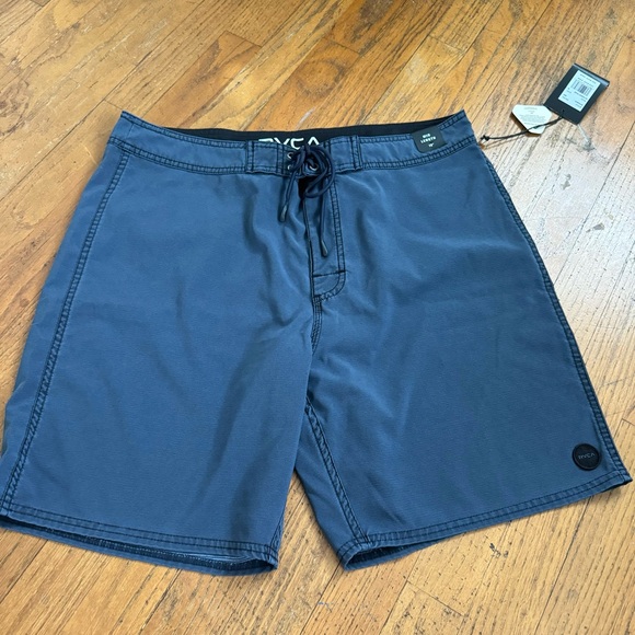 RVCA Pigment Trunks Dark Grey Shorts 34 BNWT - Picture 1 of 6